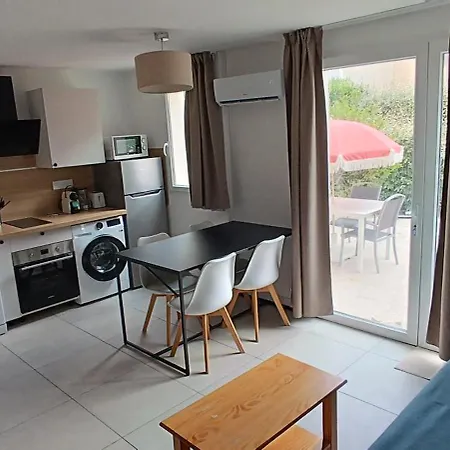 Charmante Maison Climatisee Avec Piscine בית נופש *