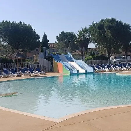 Charmante Maison Climatisee Avec Piscine בית נופש קאלביסון